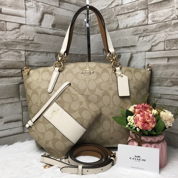 Coach Handbags - 👜COACH SET🌺SMALL KELSEY SATCHEL & WRISTLET